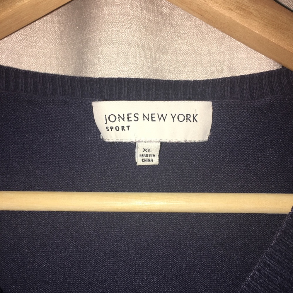 Excellent condition Jones New York v-neck sweater